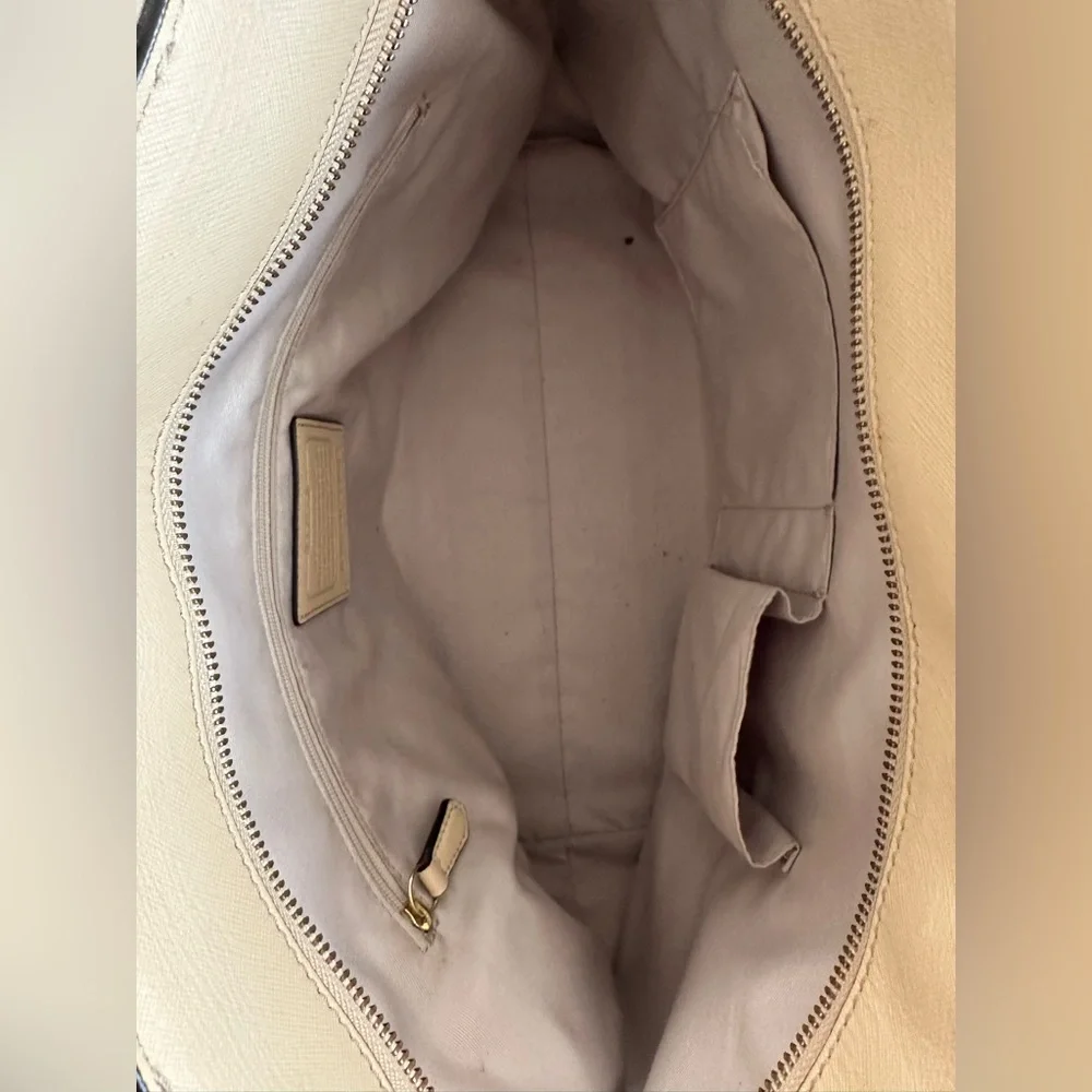 cream-colored coach leather tote bag - Picture 5 of 5